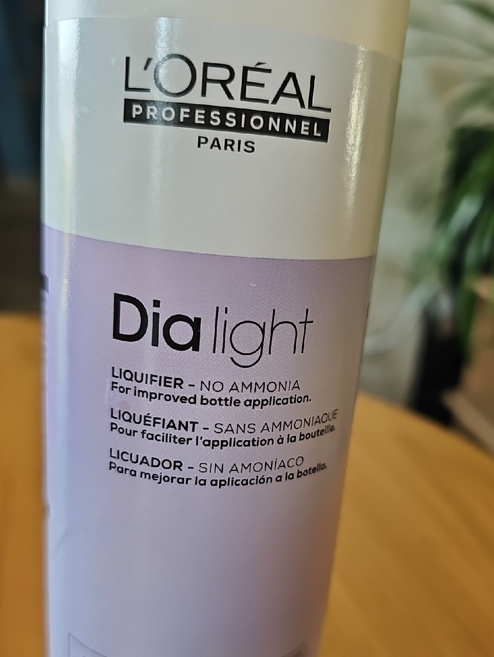 L'Oréal Professionnel Dia Light Liquifier .